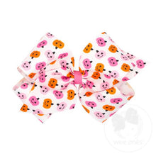 Load image into Gallery viewer, King Halloween-themed Pink Jack-O-Lantern Printed Grosgrain Hair Bow