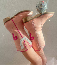 Load image into Gallery viewer, Cowgirl Signature boots
