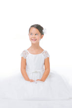 Load image into Gallery viewer, Lace sleeve satin &amp; tulle with pearl brooch: White