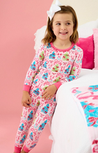 Load image into Gallery viewer, SoftSnooze™ Toddler Girls Bamboo Viscose Merry &amp; Bright Christmas Bows Ruffle Long Sleeve Pajama Set with Signature Rear Ruffles