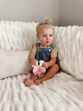 Load image into Gallery viewer, Bow Teensy Crinkle™